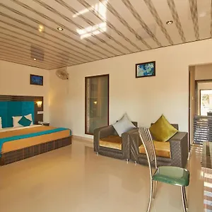 2* Bed & Breakfast Leaf